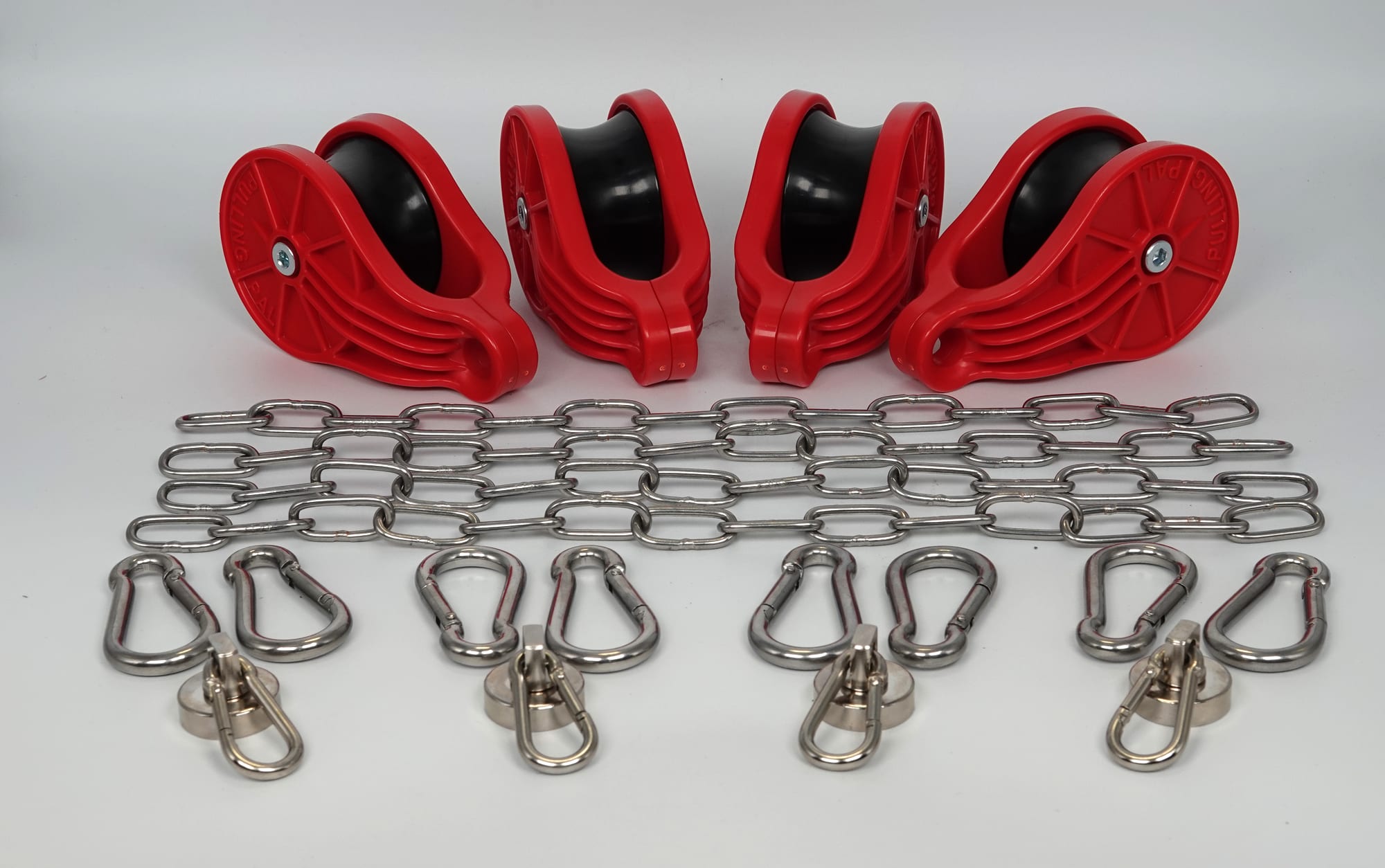 PP10 4-pack: four pulleys, four chains, eight snap clips, four chain retainer magnets